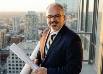 John Goci, shqiptaro-amerikani me 25 vite në biznes, ndan përvojën e tij, parimet dhe sfidat drejt suksesit