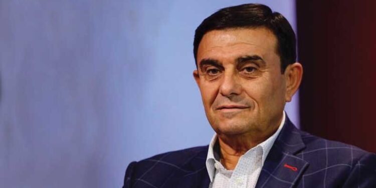 Akademik.Prof.Dr. Anastas Angjeli: Ari, nafta dhe bitcoin, prapaskenat e një jave që tronditi tregjet globale