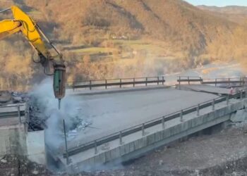 Bllokimi i Librazhd-Përrenjas, furgonat shtrenjtojnë çmimin e biletës deri 40%