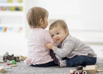 Raporti tronditës i KLSH: Fëmijët në çerdhe dhe kopshte konsumuan vezë dhe mish të infektuar