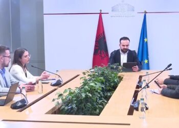 Mbetjet e bllokuara në Porto Romano, ministri i Mjedisit shpjegon sesi do të asgjesohen