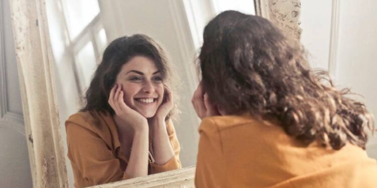 Qeshja, çelësi i krijimit të lidhjeve shoqërore