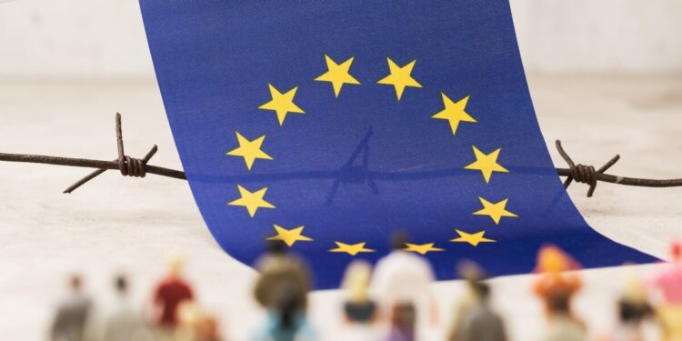 Vetëm 5 mijë kërkesa për azil në vitin 2025, por ikjet me leje pune janë 4 herë më të larta