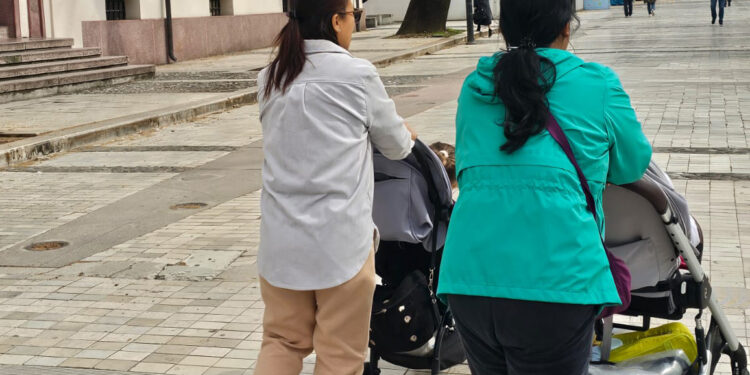 Një dado filipinase për fëmijën shqiptar