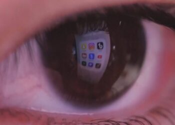 Risi nga Instagram, prindërit njoftohen për fëmijët që kërkojnë përmbajtje vetëflijuese