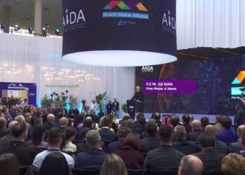 “Shqipëria s’ka më shumë korrupsion se Europa”, Rama u përgjigjet kritikëve: Dëshmia jonë, turizmi dhe 1.6 miliardë euro investime të huaja