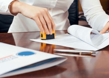 Rregulla të reja për mjekët, artistët dhe profesionet e tjera – Udhëzimi/ Të ardhurat nga kontratat me një subjekt tatohen nga 13-23%