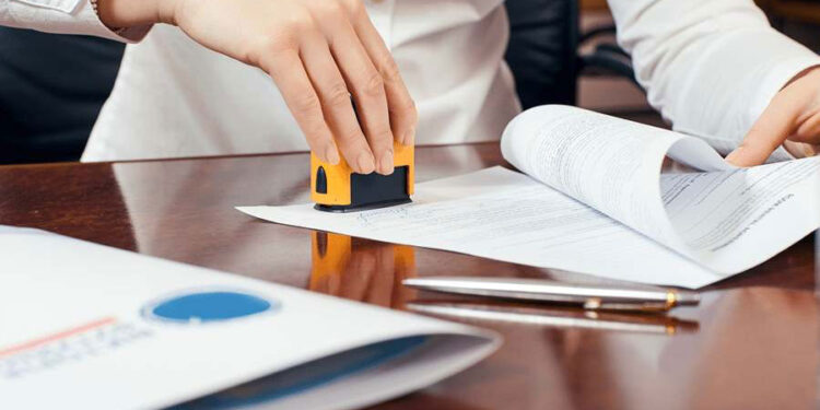 Rregulla të reja për mjekët, artistët dhe profesionet e tjera – Udhëzimi/ Të ardhurat nga kontratat me një subjekt tatohen nga 13-23%