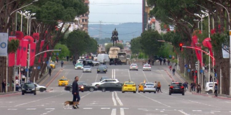 Shqipëria e parafundit në Europë për lumturinë, nga korrupsioni i lartë e mungesa e miqve