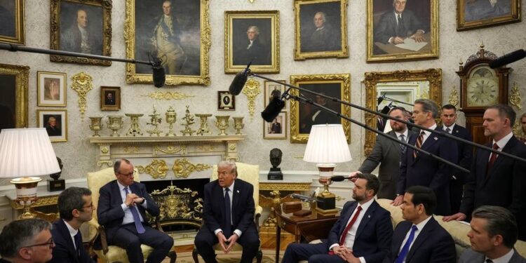 Trump: Çmimet e larta të naftës do të jenë deri në përfundim të luftës me Iranin