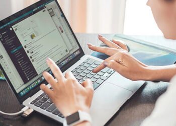 Paradoksi, shqiptarët ndër vendet me akses më të lartë në internet, të fundit për aftësitë digjitale