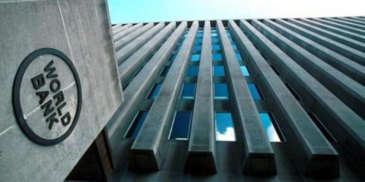 Banka Botërore jep alarmin: Pasiguria globale do të tkurrë ekonominë, rrezik rritje inflacioni