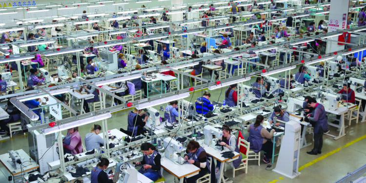 Sa kushton një punonjës i huaj? Mesatarisht 850 euro, por shoqërohet edhe me rreziqe të tjera