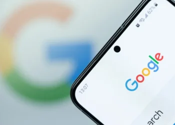 Shqiptarët nuk i shpëtojnë kureshtjes botërore/ Interesi për naftën, Iranin dhe deklaratat e Trump, më të kërkuarat në Google