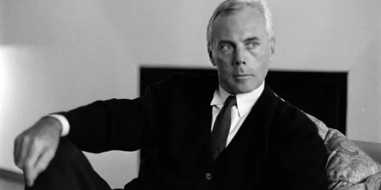 La mjekësinë për t’u marrë me modën, si u bë Armani një nga markat më të fuqishme ndërkombëtare