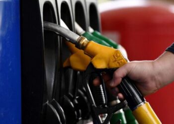 Makinat shqiptare çojnë në rekord konsumin e naftës në Maqedoni, kjo e fundit ul sërish akcizën!