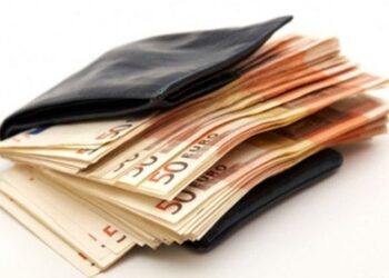 6 gjëra që nuk duhet t’i mbani kurrë në portofol