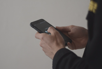 Skemat që po zbrazin llogaritë, mashtrimet online në rritje, bankat apel për kujdes ndaj “ofertave”