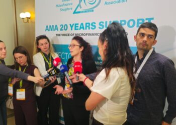 Rritet pesha e mikrofinancës në ekonomi, 530 mln euro kredi për bizneset e vogla dhe fermerët
