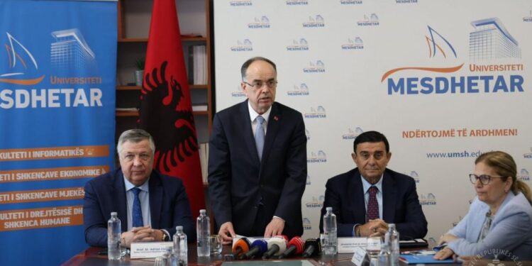 Presidenti Begaj vizitë në Universitetin Mesdhetar: Ndërkombëtarizimi realitet për profesionistët në tregun e punës në Shqipërinë e sotme dhe BE