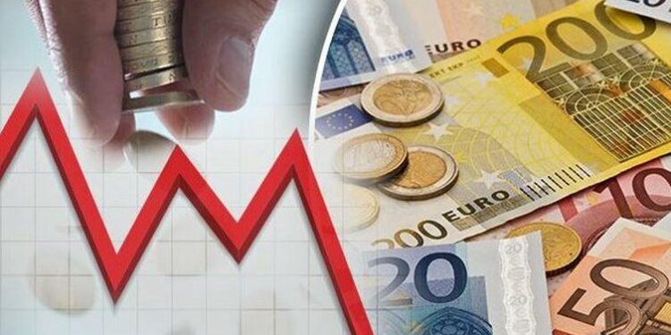 Euro bie përsëri, arrin rekord të ri në 95.32 lekë