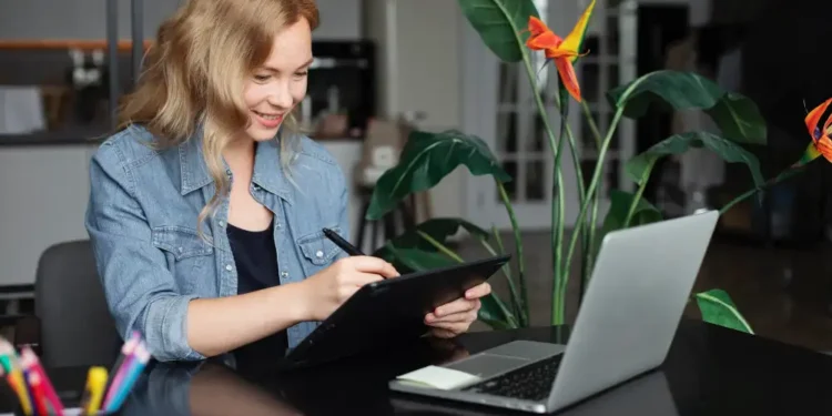 Nuk ka më as punë online, Shqipëria me rënien më të madhe të numrit të punëtorëve “freelance”