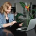 Nuk ka më as punë online, Shqipëria me rënien më të madhe të numrit të punëtorëve “freelance”