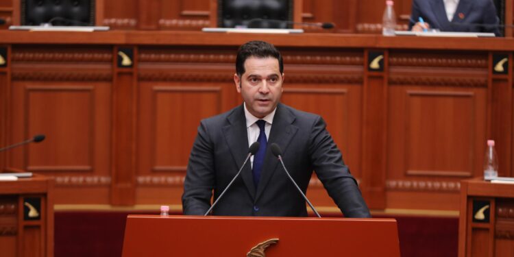 Ulja e akcizës për karburantet, ministri Malaj shpjegon në Kuvend efektet në ekonomi