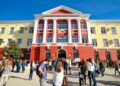Preferencat e të rinjve/ Një e katërta e të gjithë studentëve diplomohen në biznes dhe ligj