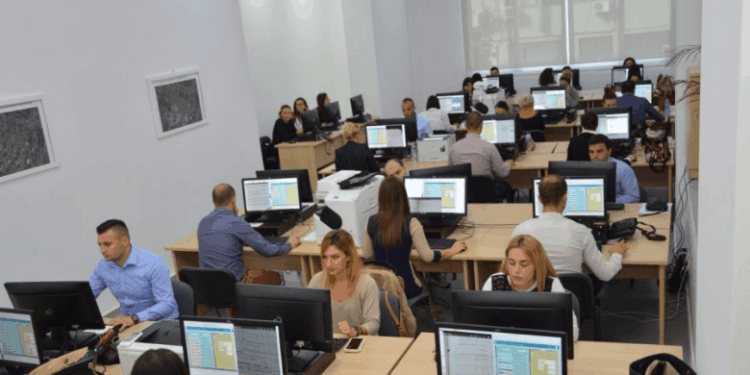 Rritje 3.7% në tremujorin e parë për ekonominë. Ndikon administrata, bujqësia dhe industria në krizë
