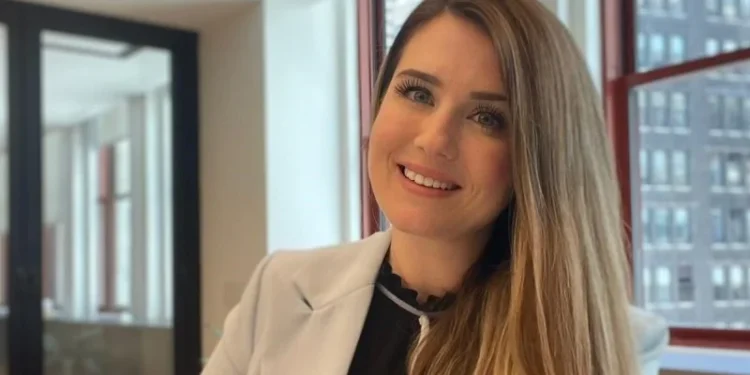 Eda Derhemi: Nga rrënjët shqiptare në lidershipin global të emigracionit