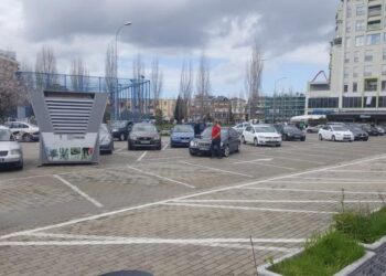 Shtrenjtohet ndjeshëm parkimi në Tiranë, banorët shpenzojnë të paktën 15 mln euro në vit