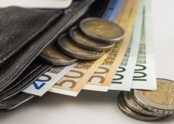 84 mijë lekë mesatarja, 40 mijë lekë realiteti; një në tetë punonjës me pagë minimale