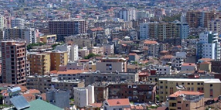Taksa e re e pronës, sa do të paguajmë? Shembuj konkretë për banesën e parë