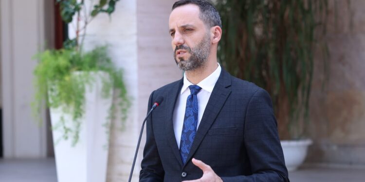 Miratohet marrëveshja me Maqedoninë e Veriut, lehtësohet kalimi kufitar për udhëtarët dhe mallrat