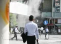 Tokio thyen një tabu të vjetër të zyrës, pantallonat e shkurtra hyjnë në administratë