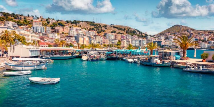“Travel off Path”: Shqipëria fiton terren në Mesdhe, Saranda kryeson bumin turistik