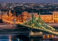 Vala ekstreme e të nxehtit/ Hungaria fik ndriçimin dekorativ në disa monumente ikonike të Budapestit, në një përpjekje për të kursyer energji