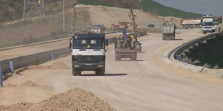Autostrada Kashar-Rrogozhinë, punimet nisin brenda vitit