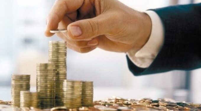 Rritet kreditimi. Bizneset drejt huasë në lek për investime, qytetarët për blerje banesash