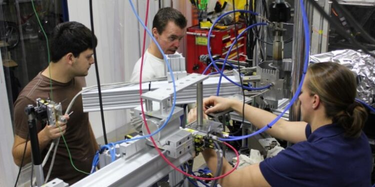 Të rinjtë kthejnë sytë nga zanatet, 910 nxnës në arsimin e mesëm profesional