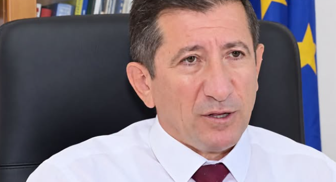 Bashkim apo shkrirje: çfarë vlere kanë vendimet e këshillave bashkiakë? Tri skenarë