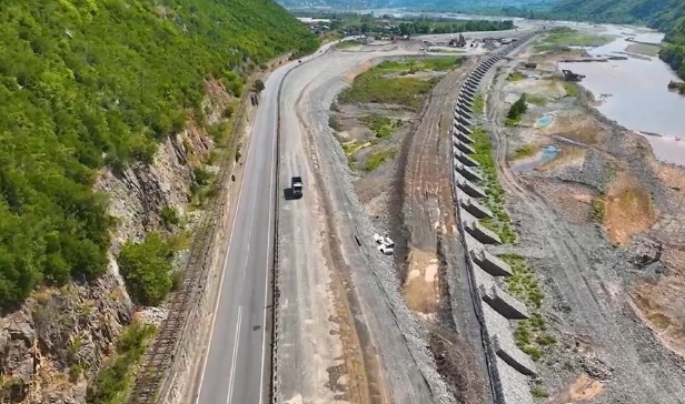 Nisin punimet për Bypass-i i Elbasanit, ministri Karakaçi: Projekti lidh korridoret kryesore rrugore