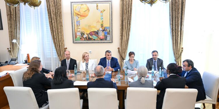 “Ekonomia me ecuri pozitive”, Guvernatori analizon me delegacionin e Bankës Botërore gjendjen