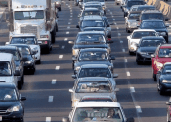 Taksat e automjeteve, ndryshojnë formulat dhe tarifat për vitin 2027
