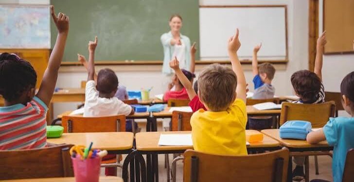 Projektbuxheti/ 500 milionë lekë për “After School”, nxënësit në shkollë deri në 17:00