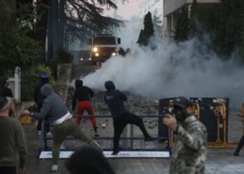 Pro protestës, kundër shkatërrimit të vendit