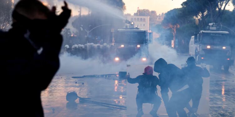 Bilanci i protestës, Ministria e Shëndetësisë: 89 të lënduar, 6 vijojnë të jenë në spital