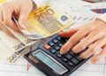 Ekskluzive/ Sa përfitojnë nga ulja e tatimit mbi pagat dhe sa preken mbi 7 mln lekë?
